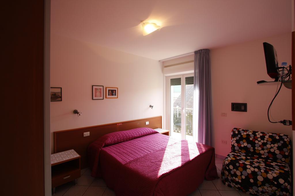 Casa Vacanze Villa Spina San Benedetto del Tronto Chambre photo